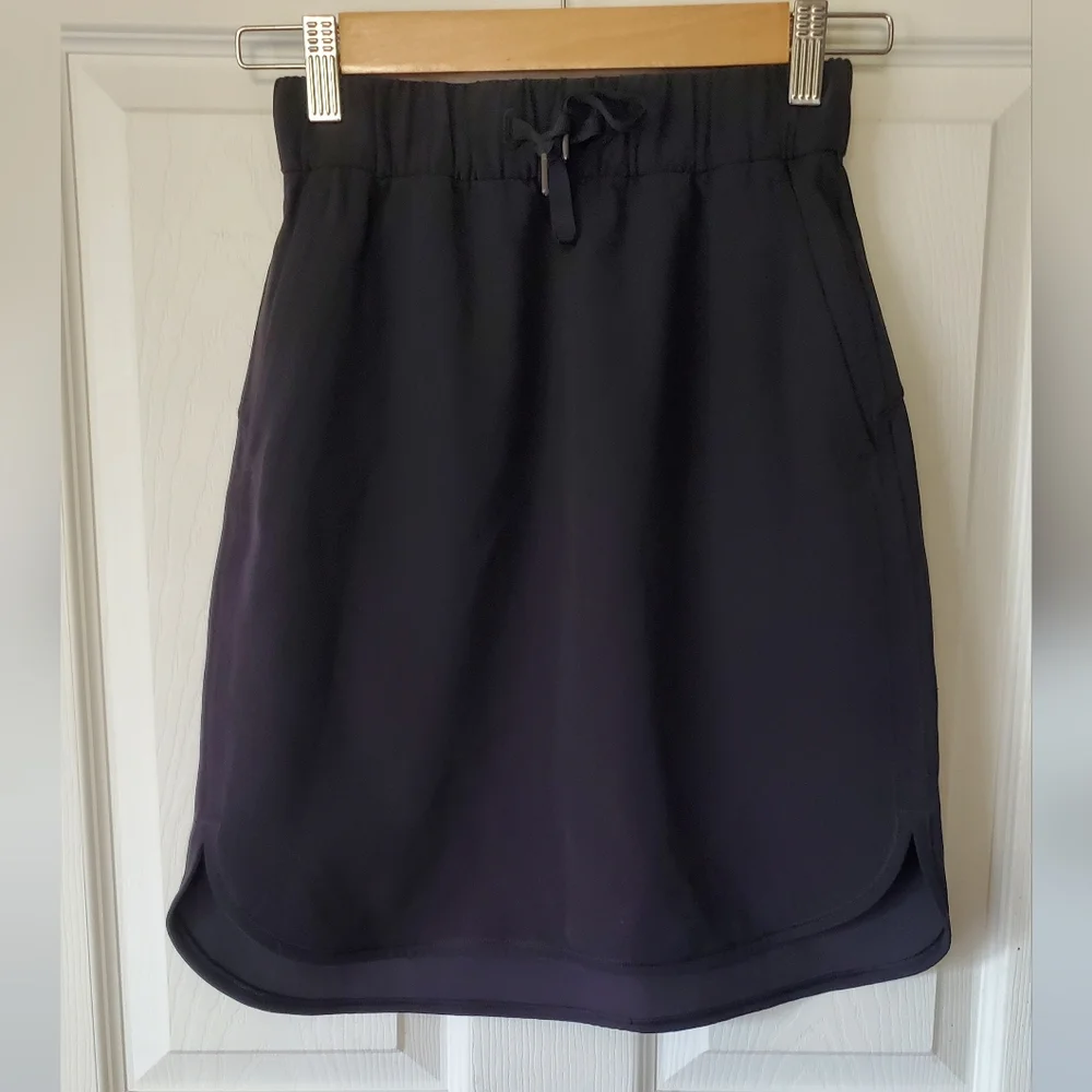 Lululemon 🍋 On The Fly Skirt Woven Black Size 2